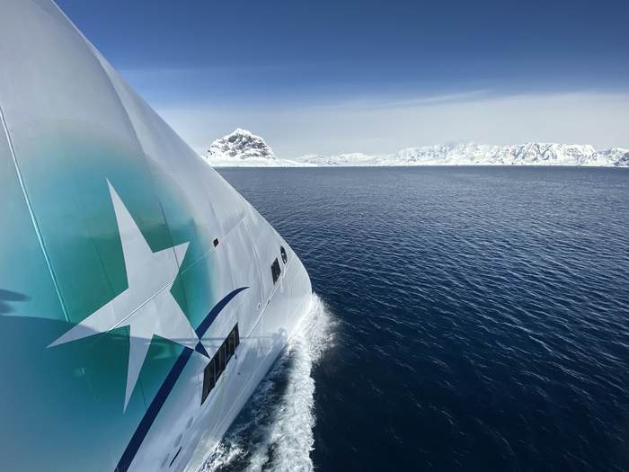 AE Expeditions, Greg Mortimer, X-bow .JPG